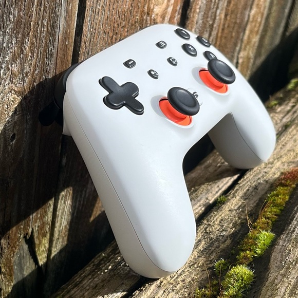White Google Stadia Game Controller - Picture 9 of 16